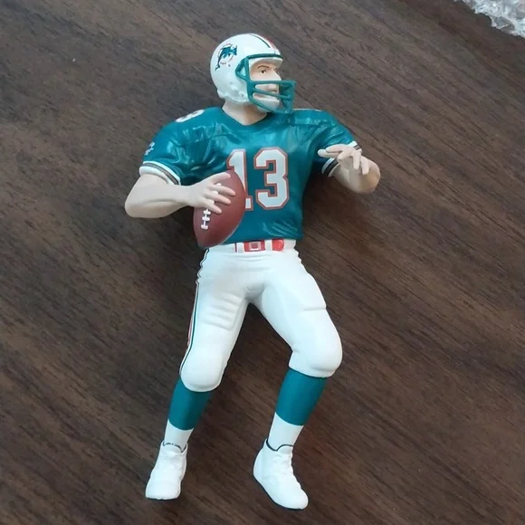 Dan Marino Hallmark Ornament Miami Dolphins - Picture 2 of 5